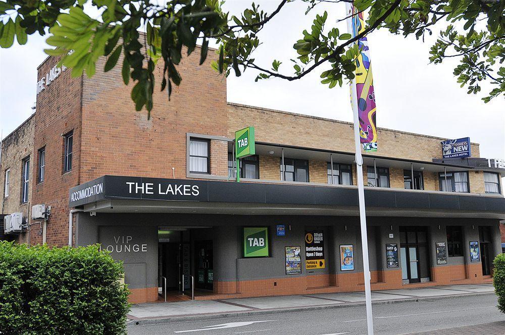 The Lakes Hotel Entrance Exteriér fotografie